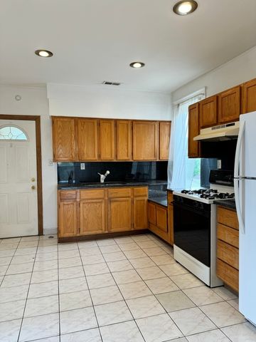 2327 N 75th Avenue 2, Elmwood Park, IL 60707