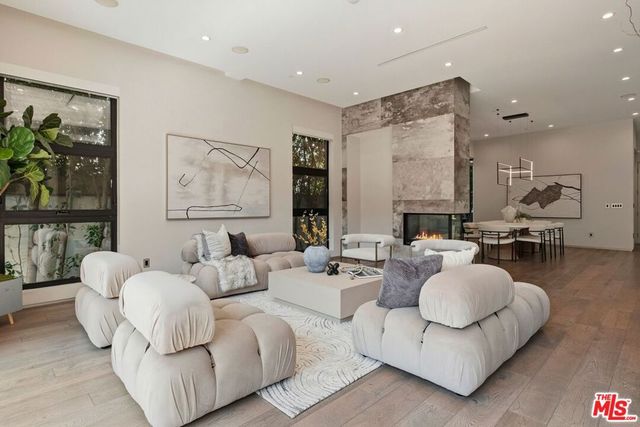 6252 Drexel Avenue, Los Angeles, CA 90048