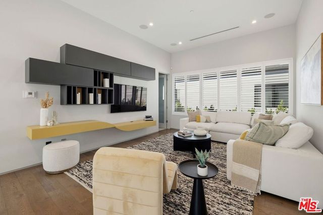 6252 Drexel Avenue, Los Angeles, CA 90048
