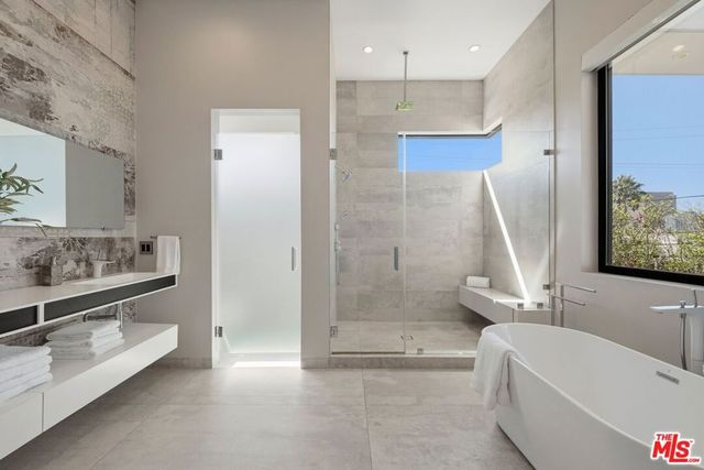 6252 Drexel Avenue, Los Angeles, CA 90048