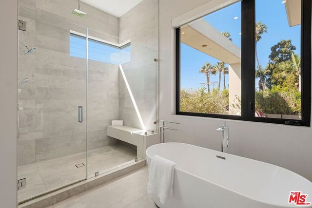 6252 Drexel Avenue, Los Angeles, CA 90048
