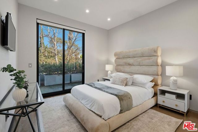 6252 Drexel Avenue, Los Angeles, CA 90048