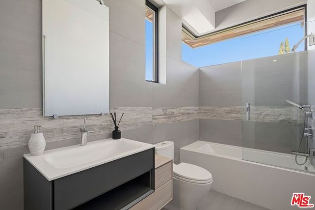 6252 Drexel Avenue, Los Angeles, CA 90048
