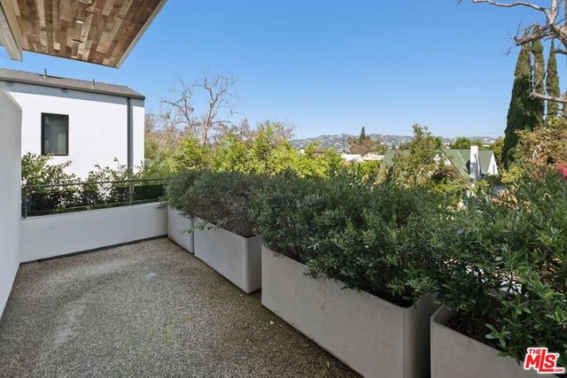 6252 Drexel Avenue, Los Angeles, CA 90048