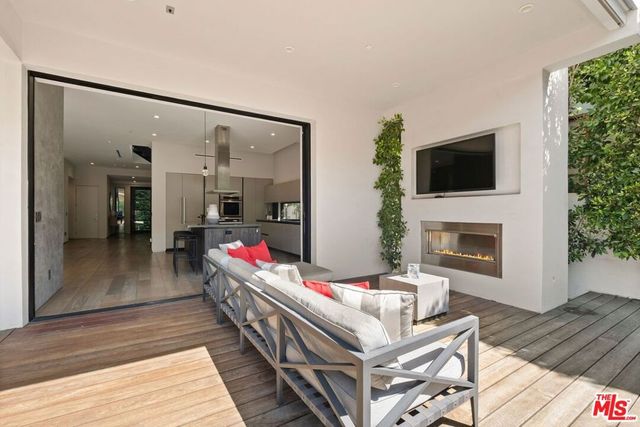 6252 Drexel Avenue, Los Angeles, CA 90048