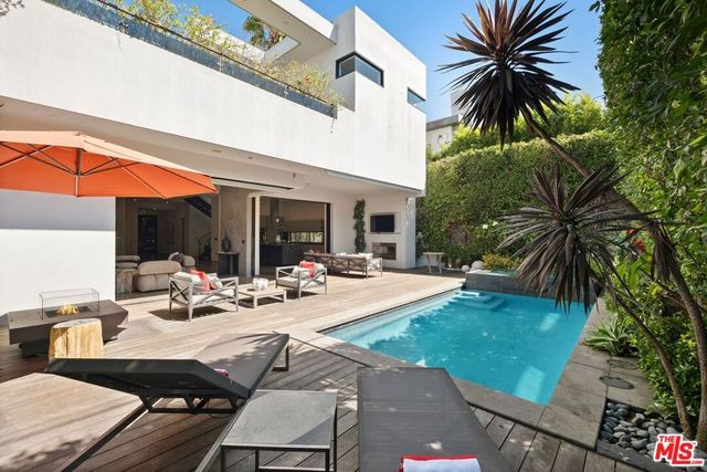 6252 Drexel Avenue, Los Angeles, CA 90048