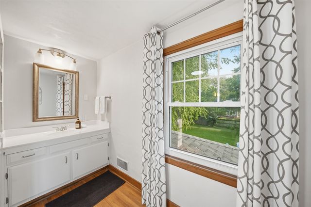 2227 Storm Street, Ames, IA 50014