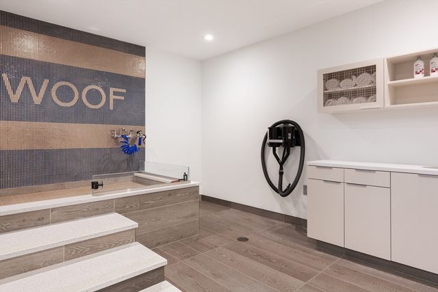 45 Temple St 212, Boston, MA 02114