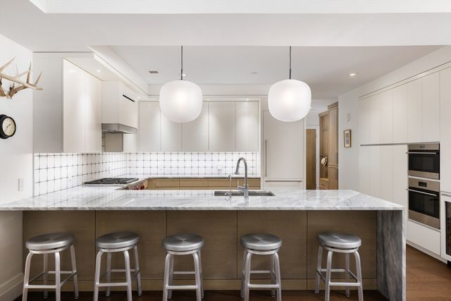 45 Temple St 212, Boston, MA 02114