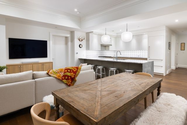 45 Temple St 212, Boston, MA 02114