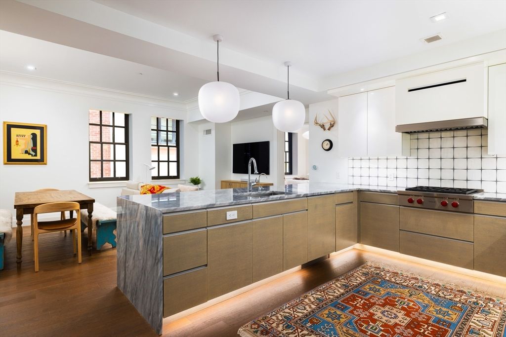 45 Temple St 212, Boston, MA 02114