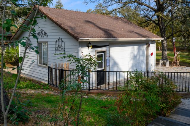 19679 Midland Drive, Redding, CA 96003