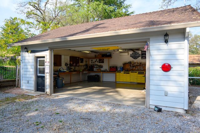 19679 Midland Drive, Redding, CA 96003