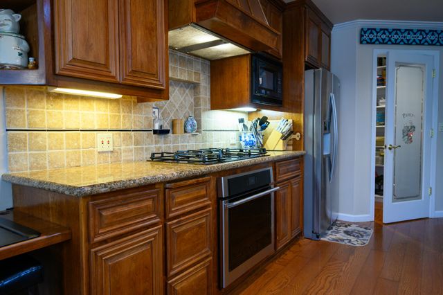 19679 Midland Drive, Redding, CA 96003