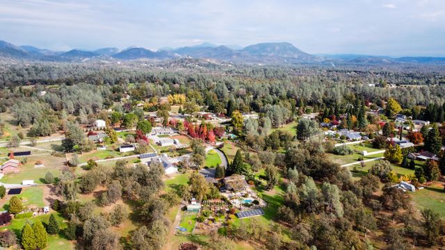 19679 Midland Drive, Redding, CA 96003