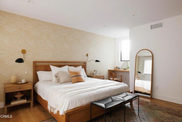3036 Castle Street, Los Angeles, CA 90039