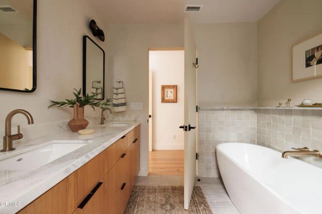 3036 Castle Street, Los Angeles, CA 90039