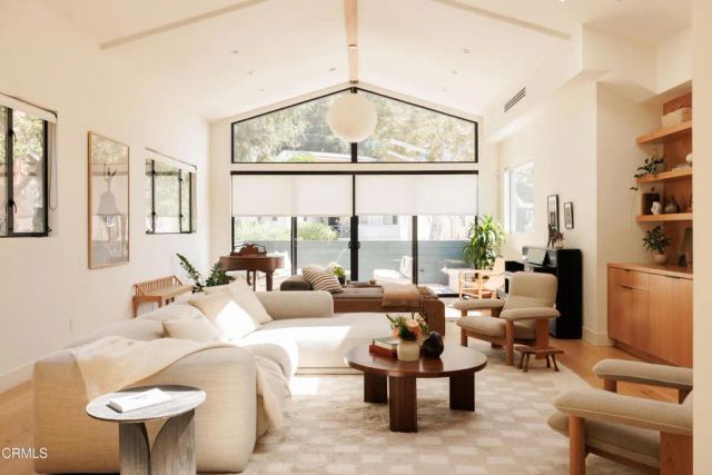 3036 Castle Street, Los Angeles, CA 90039
