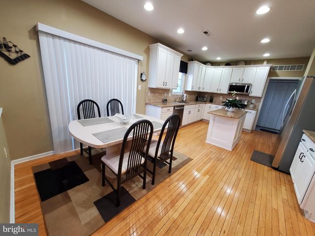 529 GLEN MEADOW RD, Richboro, PA 18954