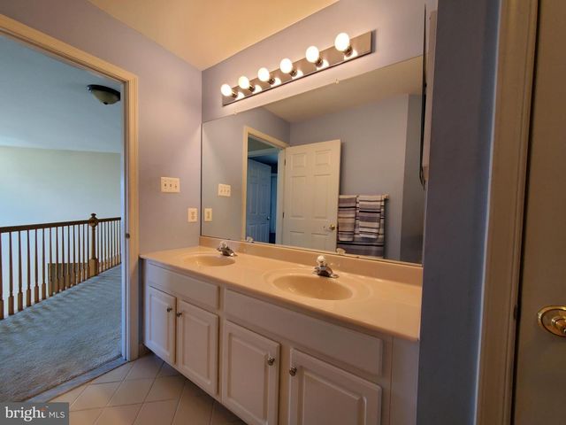 529 GLEN MEADOW RD, Richboro, PA 18954