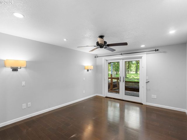32300 S ONA Way, Molalla, OR 97038