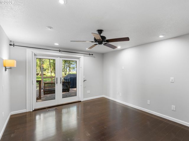 32300 S ONA Way, Molalla, OR 97038