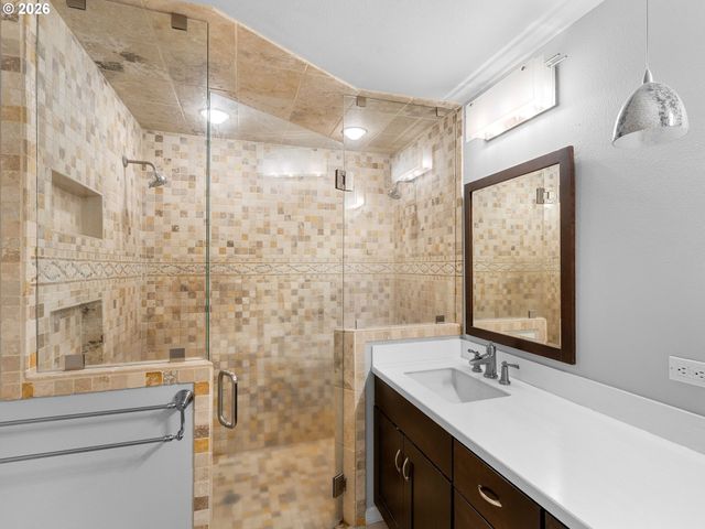 32300 S ONA Way, Molalla, OR 97038