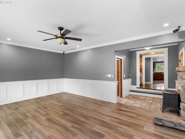 32300 S ONA Way, Molalla, OR 97038