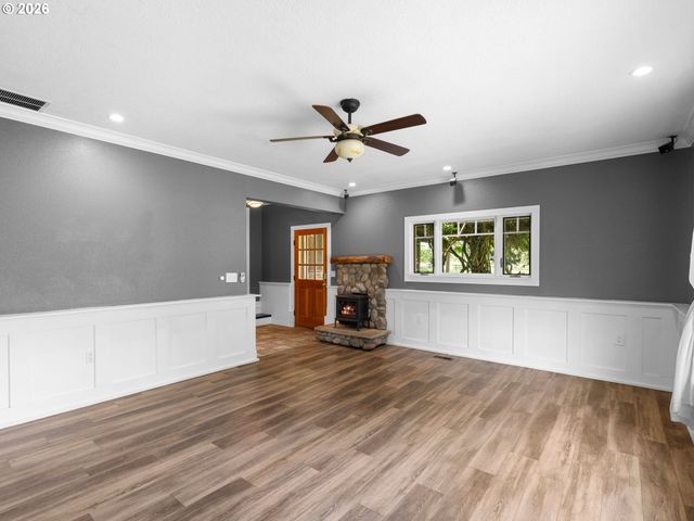 32300 S ONA Way, Molalla, OR 97038