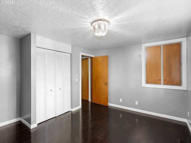 32300 S ONA Way, Molalla, OR 97038