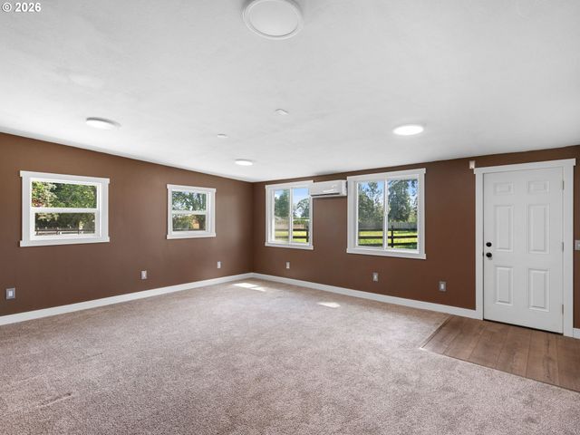 32300 S ONA Way, Molalla, OR 97038