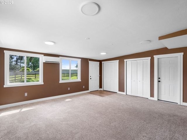 32300 S ONA Way, Molalla, OR 97038