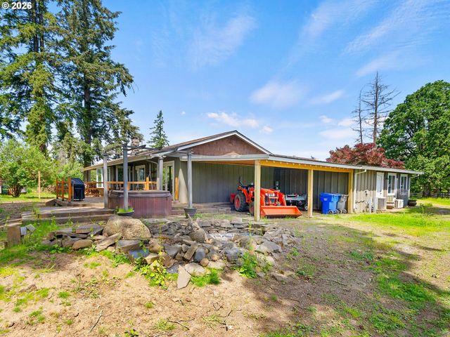32300 S ONA Way, Molalla, OR 97038