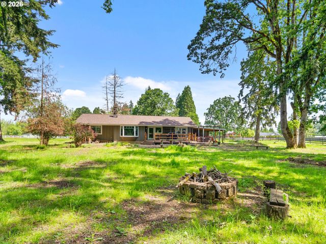 32300 S ONA Way, Molalla, OR 97038