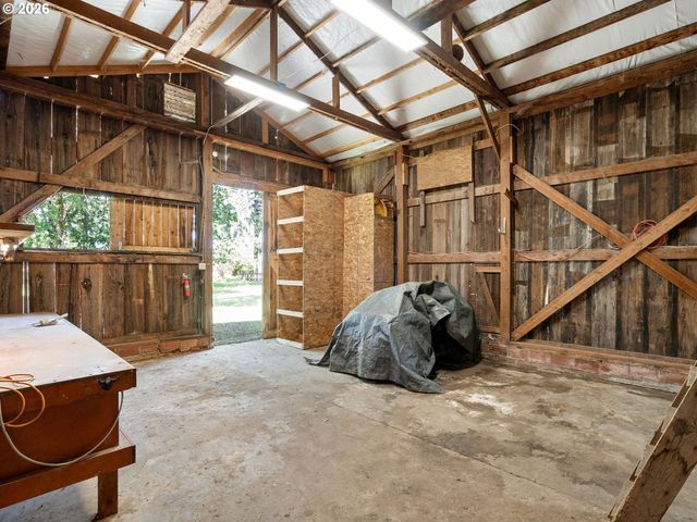 32300 S ONA Way, Molalla, OR 97038