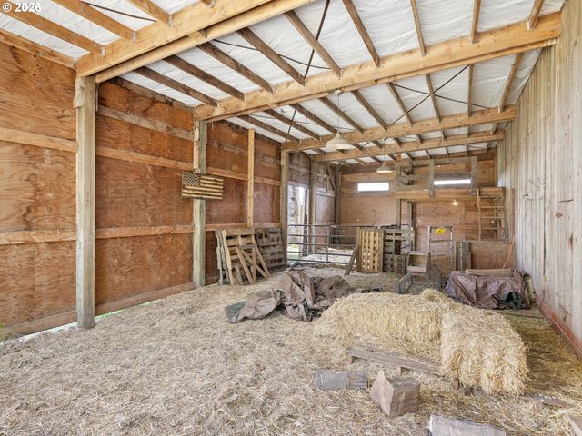 32300 S ONA Way, Molalla, OR 97038