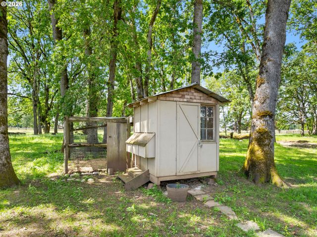 32300 S ONA Way, Molalla, OR 97038