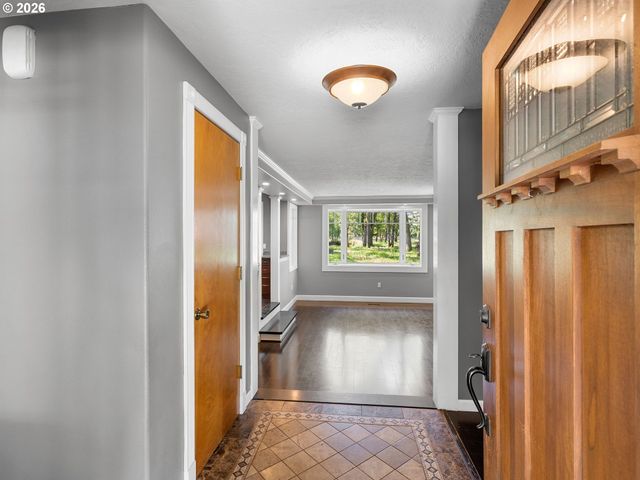 32300 S ONA Way, Molalla, OR 97038
