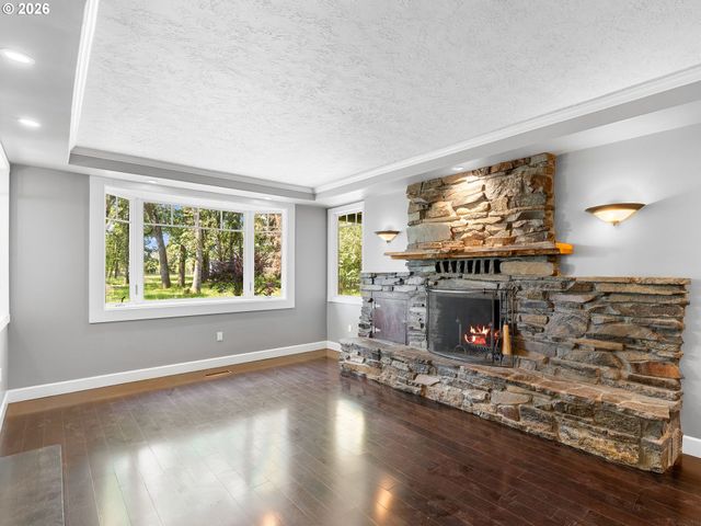 32300 S ONA Way, Molalla, OR 97038