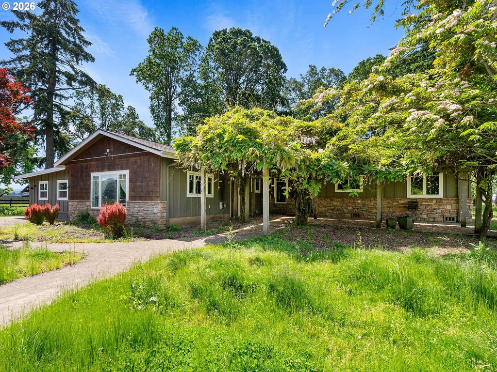 32300 S ONA Way, Molalla, OR 97038