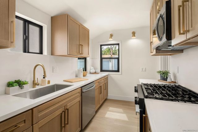 1529 Beryl St, San Diego, CA 92109