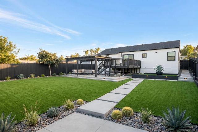 1529 Beryl St, San Diego, CA 92109