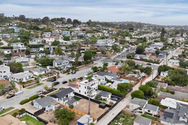 1529 Beryl St, San Diego, CA 92109