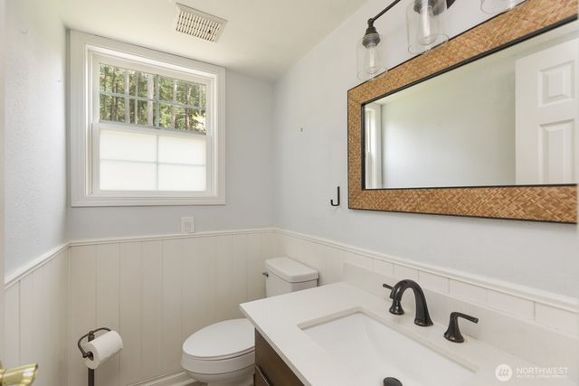 5715 89th Avenue W, University Place, WA 98467