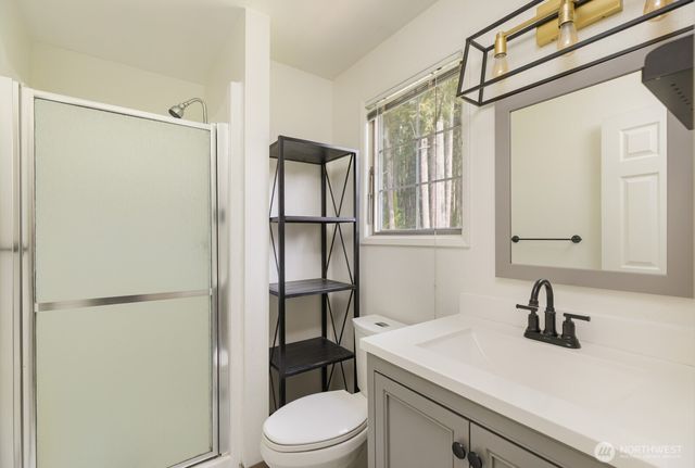 5715 89th Avenue W, University Place, WA 98467