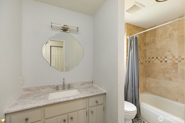 5715 89th Avenue W, University Place, WA 98467