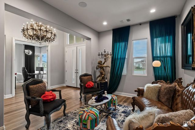 3300 Jardineire, Bakersfield, CA 93311