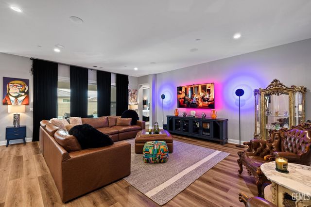 3300 Jardineire, Bakersfield, CA 93311