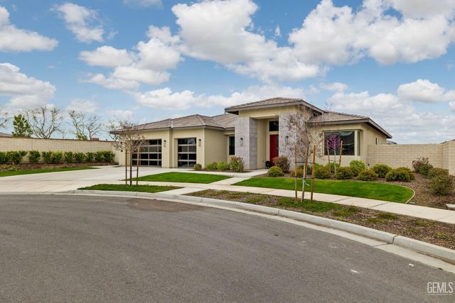 3300 Jardineire, Bakersfield, CA 93311