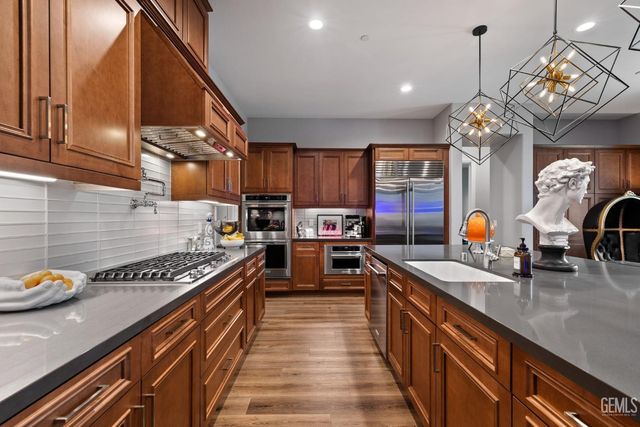 3300 Jardineire, Bakersfield, CA 93311